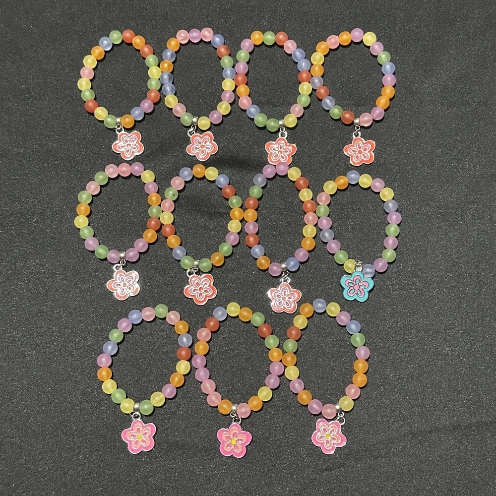 J427 Bulk Bundle of 11 NWOT Youth Stretch Bracelets